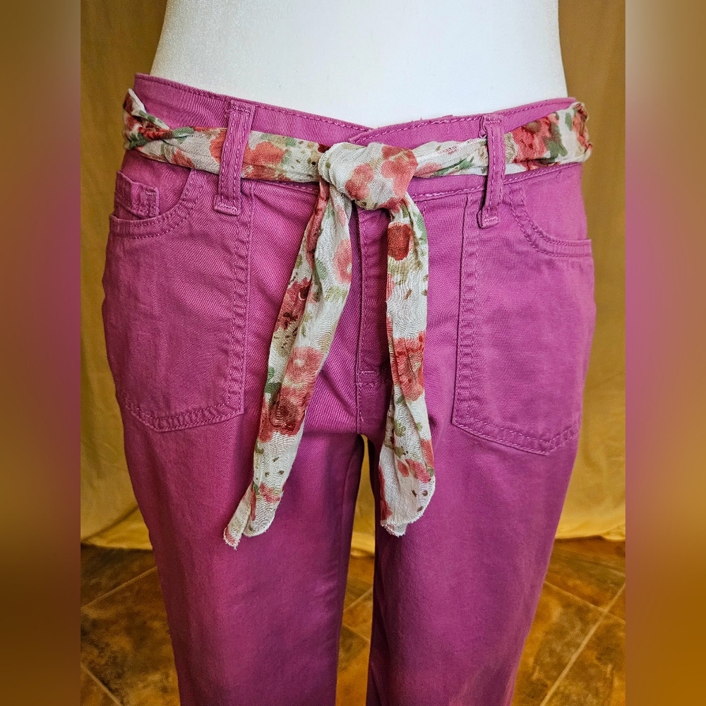 ✨️UPDATED✨Vtg Gloria Vanderbilt Low Rise Capri Jeans 4P NWOT Pink w/ Floral Belt - Picture 4 of 9